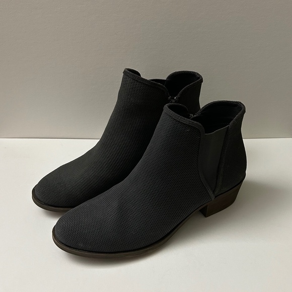 8.5 M Kensie Gerona Gray Ankle Boots - Picture 1 of 10